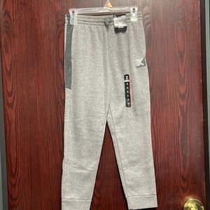 Boys Xersion heather gray sweatpants.